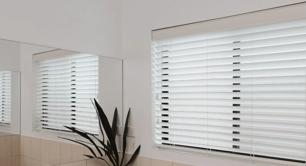 Venetian Blinds Melbourne: The Complete Buying Guide 7 venetian blinds tight slat overlap privacy